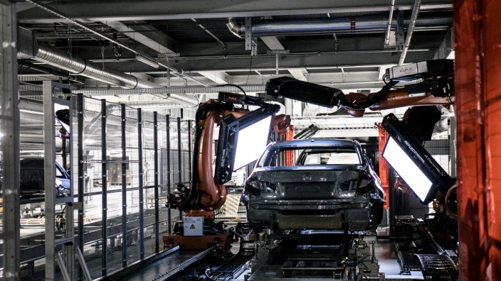 Inbetriebnahme der neuen Lackiererei im BMW Group Werk München