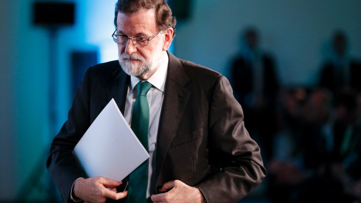 Spanien: Führt in Spanien ein Minderheitskabinett an: Mariano Rajoy.