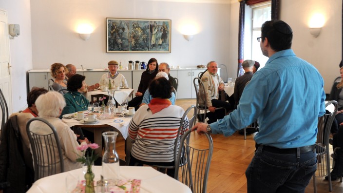 Opfer der Nazis: Immer dienstags wird dieses Zimmer zum Café Zelig.