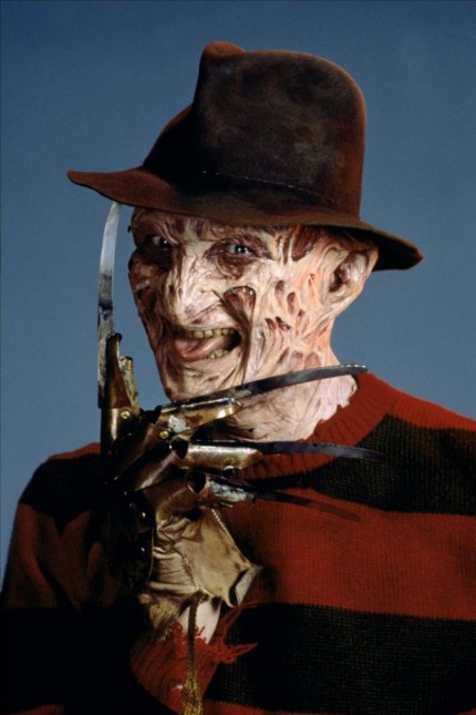Robert Englund in der Rolle des Freddy Krueger während einer Szene des Films A Nightmare on Elm St