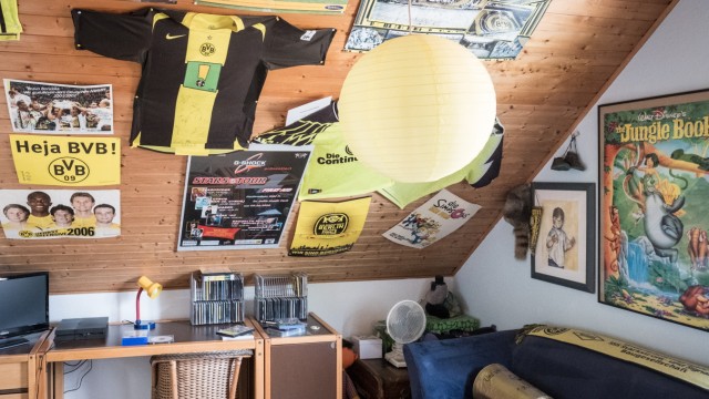 Inklusion: Das Zimmer des BVB-Fans Julian Peters.