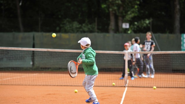 Pfingsten: Im Tennispark Ramersdorf trainieren die Jungs fleißig.