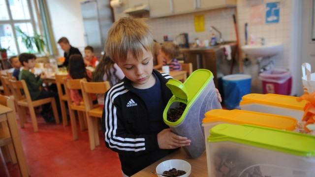 Pfingsten: In der Ichoschule frühstücken die Kinder erst, bevor das Tagesprogramm beginnt.