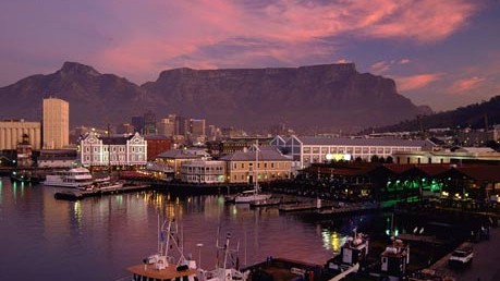 Abendstimmung im Hafen von Kapstadt, ddp