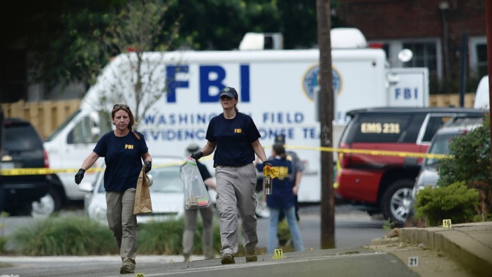 Verwundeter Abgeordneter Scalise: FBI-Agenten am Ort des Attentats: Der Schock ist groß, weil explizit Volksvertreter angegriffen wurden.