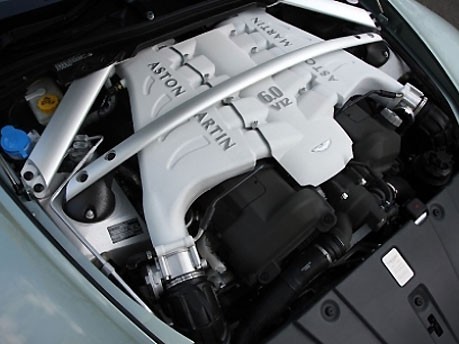 Aston Martin Vantage V12; Pressinform