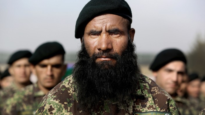 US-Politik: Ein afghanischer Soldat - in Waldgrün. Nicht sehr sinnvoll in einem Land, das fast keinen Wald kennt.