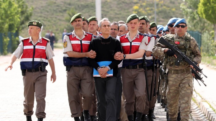 Nach dem Putschversuch: Die Staatsanwaltschaft hält Ex-Luftwaffenchef Akın Öztürk für den Anführer des Putsches.