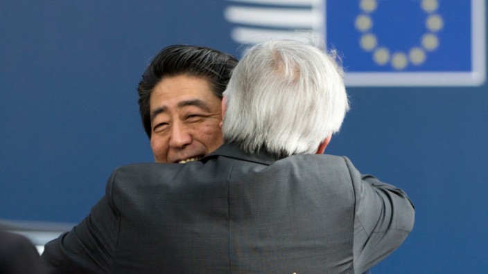 EU empfängt japanischen Premierminister Shinzo Abe