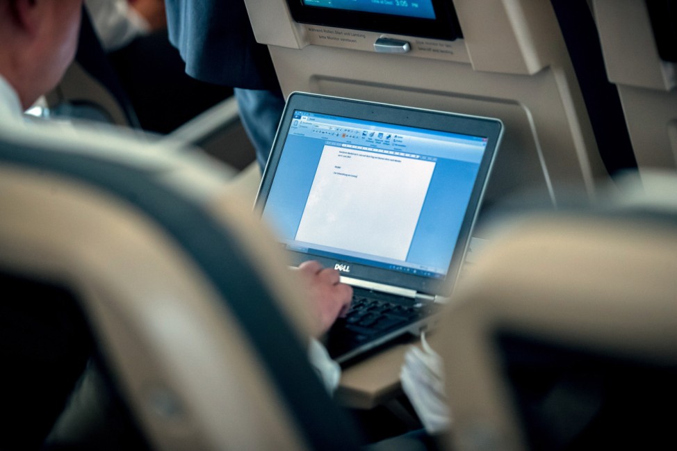 Laptop im Flugzeug