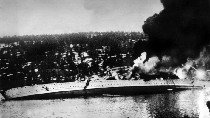 Zweiter Weltkrieg - Kreuzer 'Blücher' vor Oslo getroffen