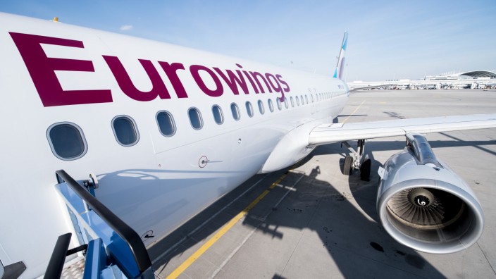 Eurowings-Flugzeug auf einem Flughafen