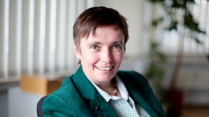 Innovation im Mittelstand: Friederike Welter, 55, ist Präsidentin des Instituts für Mittelstandsforschung Bonn (IfM Bonn) und Lehrstuhlinhaberin an der Universität Siegen. Zudem ist die Ökonomin bei internationalen Forschungsprojekten engagiert.