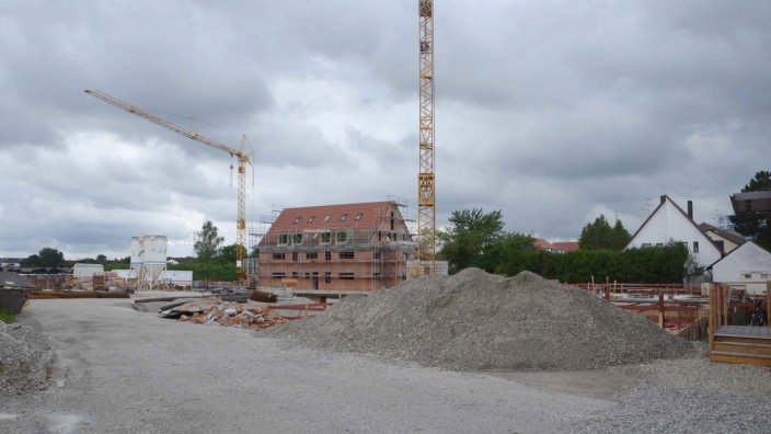 Hitzige Debatte im Stadtrat: Bauarbeiten an der äußeren Schleißheimer Straße im Dachauer Neubaugebiet "Augustenanger".