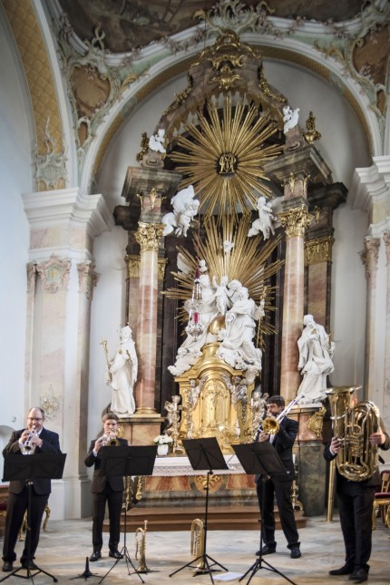 Starnberg: Marinus Wieder (Trompete), Florian Kronwitter (Trompete), Manfred Kastenmüller (Posaune) und Leonhard Schwarz (Tuba) musizierten im Barock-Ambiente der St. Josef-Kirche.