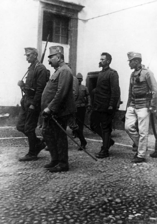Cesare Battisti auf dem Weg zur Hinrichtung, 1916