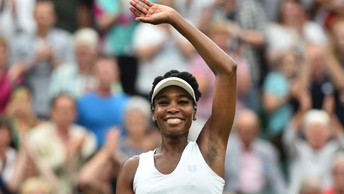 Wimbledon: Eine Pirouette zum Abschied: Venus Williams.