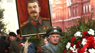 Umfrage: Der Diktator als Held - hier eine Aufnahme von den Feierlichkeiten zum 130. Geburtstag Josef Stalins am 21. Dezember 2008.