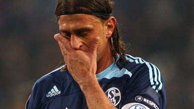 Lehrstunde von Manchester City: Schämte sich offensichtlich für seine Mannschaft: Schalkes Kapitän Marcelo Bordon.