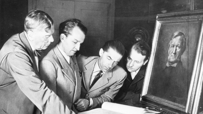 Wolfgang und Wieland Wagner mit Hans Knappertsbusch und Herbert von Karajan, 1950