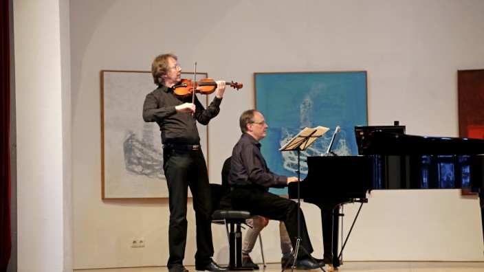 Konzert: Geiger Ingolf Turban bewies wieder einmal seine große Virtuosität. Johannes Umbreit am Piano durfte diesmal nicht nur begleiten.