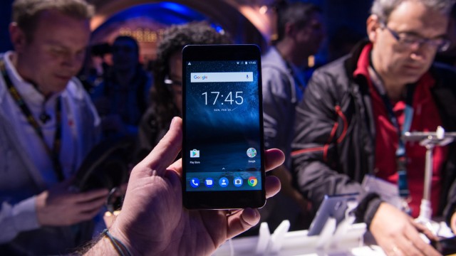 Smartphones: Auf der Messe Mobile World Congress stellte HMD global, Inhaber der Markenrechte an Nokia, erstmals seine neuen Smartphones vor.