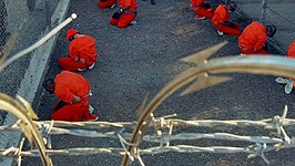 Chronologie des Folterskandals: Journalisten und Menschenrechtsorganisationen kritisieren die Zustände in Guantanamo.