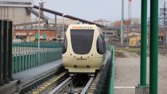 Schienenverkehr: Weil sie 30 Prozent günstiger ist als eine S-Bahn mit Motor, haben sich die Verantwortlichen in Pisa für die Seilbahntechnik entschieden.