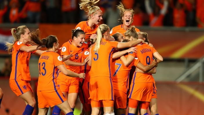 Netherlands v England - UEFA Women's Euro 2017: Semi Final
