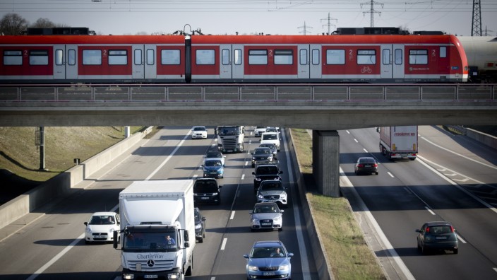 München: Verkehrs-Chaos / Pendler-Problem / Berufsverkehr