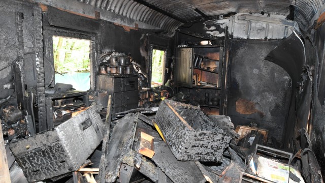 Umwelt: Ein Feuer hat seinen Bauwagen verwüstet und mehreren Völkern das Leben gekostet - doch Hassanein will weitermachen.