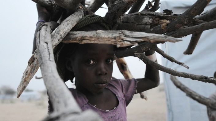 Migration - Nigerianisches Kind auf der Flucht