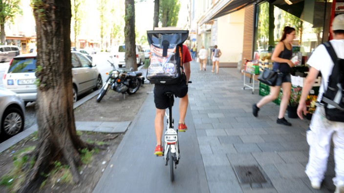 Fahrradkuriere: 10 000 Kilometer radelt Michael Breitbach im Jahr, das meiste davon in der Stadt.