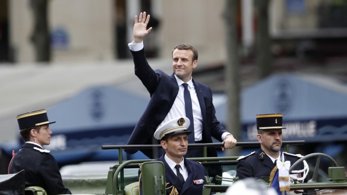 Frankreich: Emmanuel Macron wirkt jung im Auftreten - doch sein Amtsverständnis orientiert sich zu sehr am Mythos von Vorgängern wie Charles de Gaulle.