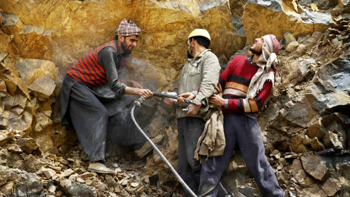 Arbeitsbedingungen: Ordentliche Arbeitsbedingungen fanden die Forscher in keinem indischen Steinbruch vor, den sie untersuchten.