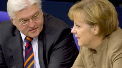 Vor der Bundestagswahl 2009: Dass SPD und CDU keine politischen Wunschpartner sind, ist bekannt - trotzdem wollen Frank-Walter Steinmeier und Angela Merkel ohne Koalitionsaussage in den Wahlkampf gehen.