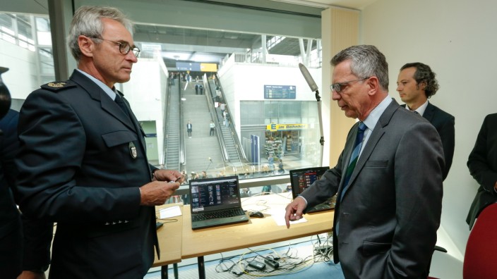 German Interior Minister Thomas de Maiziere Tests New Facial Recognition System