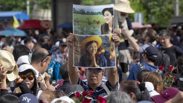 Haftbefehlt gegen Thailands Ex-Regierungschefin - Proteste
