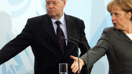Wirtschaftspolitik: Kanzlerin Angela Merkel und Finanzminister Peer Steinbrück erwarten für 2009 düstere Perspektiven.