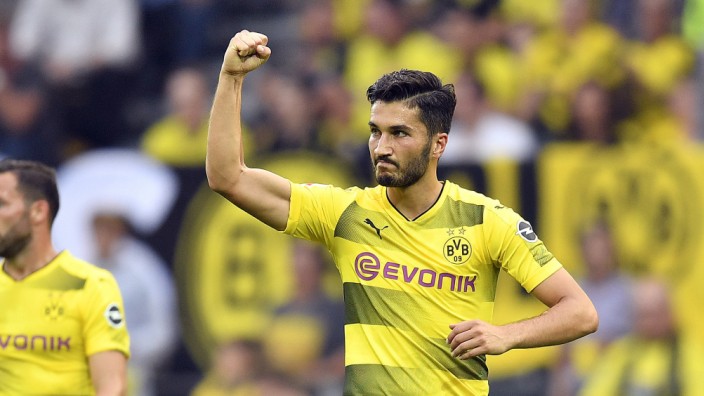 Borussia Dortmund: Nuri Sahin feiert sein Tor zum 2:0.