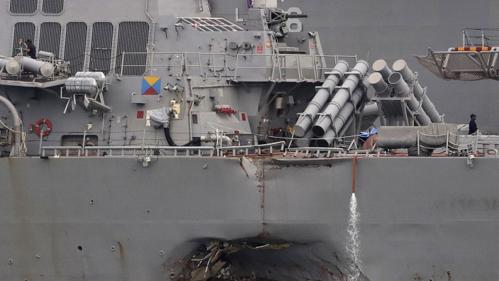 US-Marine: Die beschädigte USS John S. McCain in Singapur.