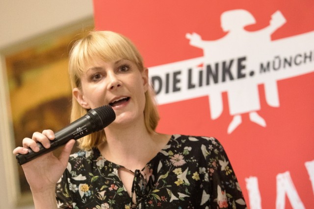 Nicole Gohlke, Die Linke, spricht in der Echardinger Einkehr, Bad-Kreuther-Straße 8