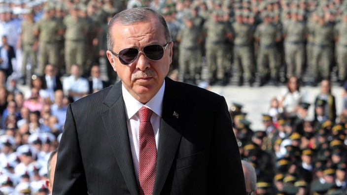 Türkischen Chronik (LII): Der türkische Präsident Recep Tayyip Erdogan bei einer Zeremonie zum "Tag des Sieges" am 30. August 2017.