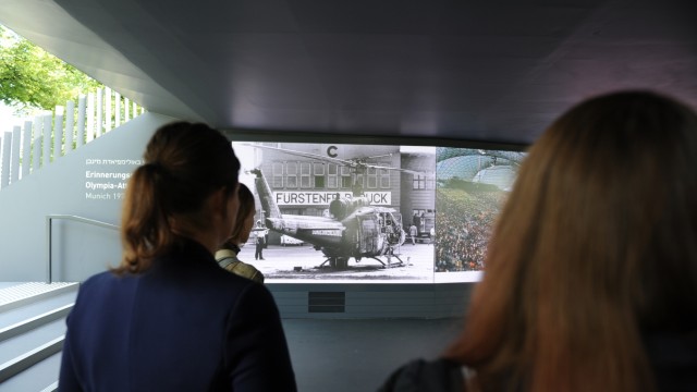 Olympia-Attentat von 1972: Eine LED-Wand zeigt die damaligen Ereignisse.