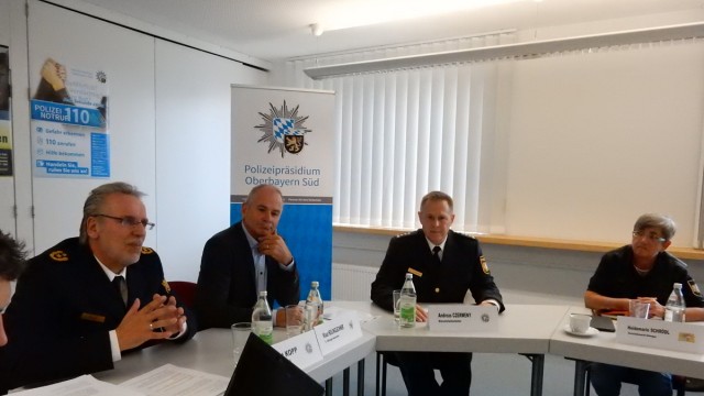 Pressekonferenz zur Einführung der Sicherheitswacht in Wolfratshausen