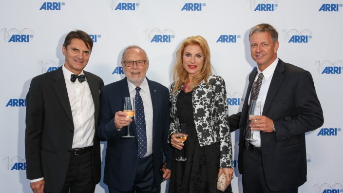 Jubiläum: Arri-Vorstand Franz Kraus (l.) begrüßt Regisseur Joseph Vilsmaier und Birgit Muth vom BR.