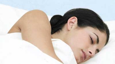 Erkältungsgefahr: Wer gut schläft, fühlt sich nicht nur fitter - er ist es auch.
