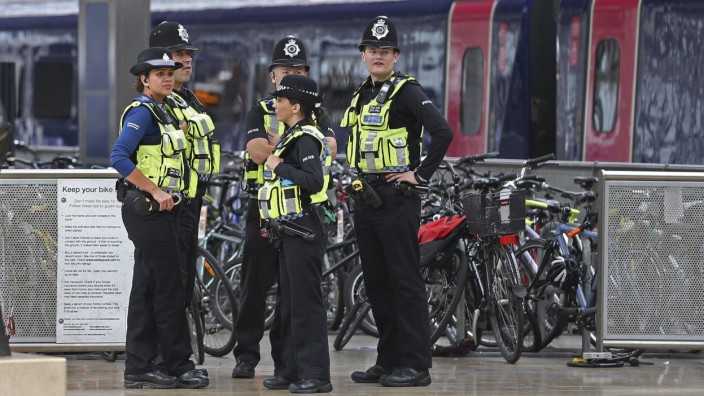 London: Nach einem Terroranschlag auf die Londoner U-Bahn Station Parsons Greene hat die Polizei die Sicherheitsmaßnahmen verschärft.
