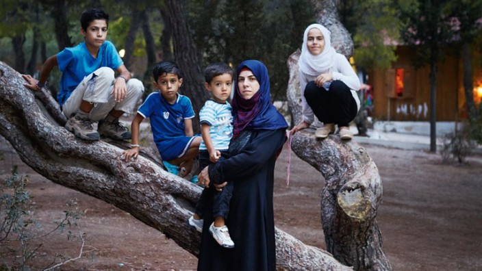 Geflüchtete Familie aus Syrien: Anfang September 2016 in Lavrio, Griechenland: Ahed Halak und ihre Kinder Ismael, Mohammad, Moustafa und Badra (von links) kurz vor dem Abflug nach Deutschland.