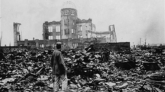Albtraum Atombombe: Hiroshima nach der Explosion der Atombombe.